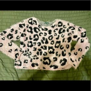 Light pink cheetah print sweater for Wild Fable by Target. Women’s size XL. SOFT